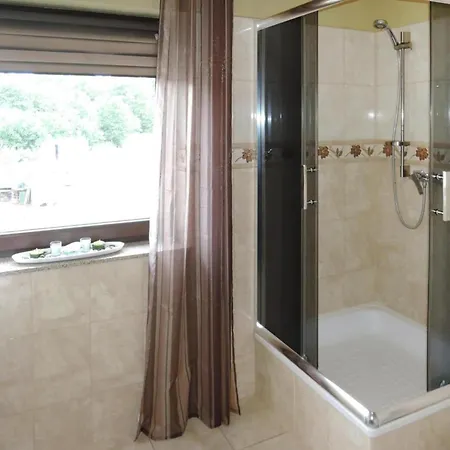 Apartamento Spacious Modern Flat In Dabrowa Gostyniec