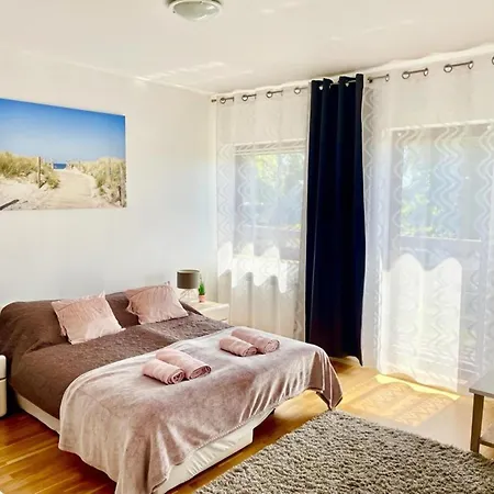 Spacious Modern Flat In Dabrowa * Gostyniec