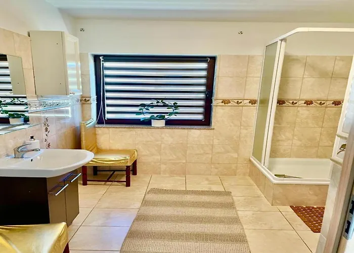 In Dabrowa Near The Sea * Gostyniec